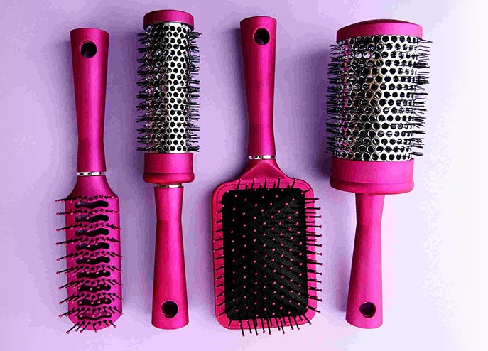 How to Clean Combs at Home with Ease